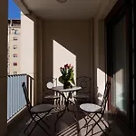 Apartman Tell Him