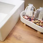 Tell Him Appartamento *