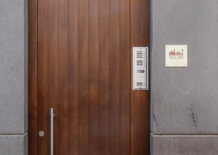 Tell Him Apartament *